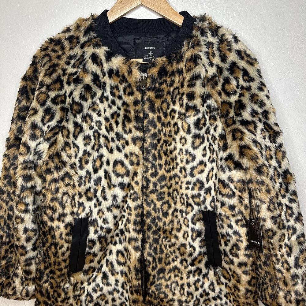 Forever 21 Leopard Print Coat - Faux Fur Coat - Jacket - Size Large L NWT NEW